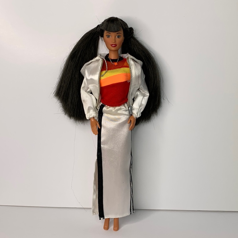 Barbie 1998 Mattel Generation Girl Ana Doll 20972 - Picture 3 of 16